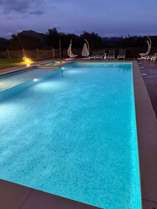 Servicio de jardinería y mantenimiento de piscinas