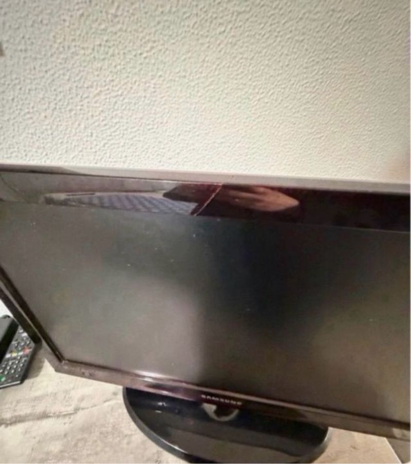 Televisor Samsung 19 HD Ready LCD afbeelding 2