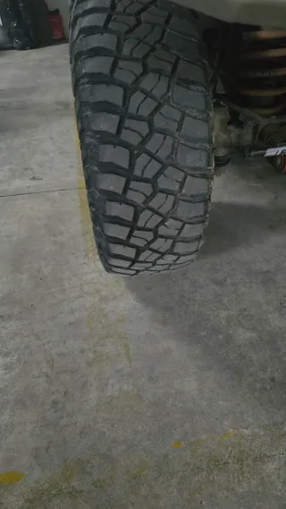 4 neumáticos bfgoodrich km3. 33x12.5x15.     108q