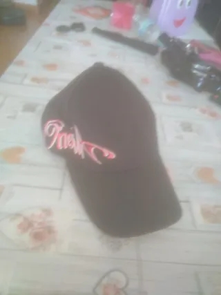 Gorra 2000 roja y blanca Gorra 2000 negra o'neill