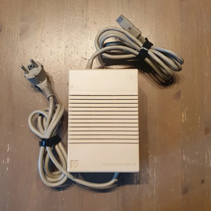 Alimentador Commodore C128 - Para Probar - R6
