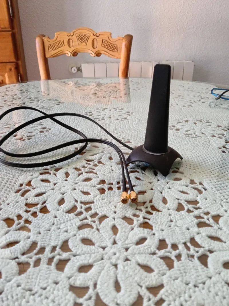 Antena WiFi con 2 conectores