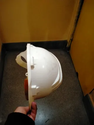 Casco de obra blanco