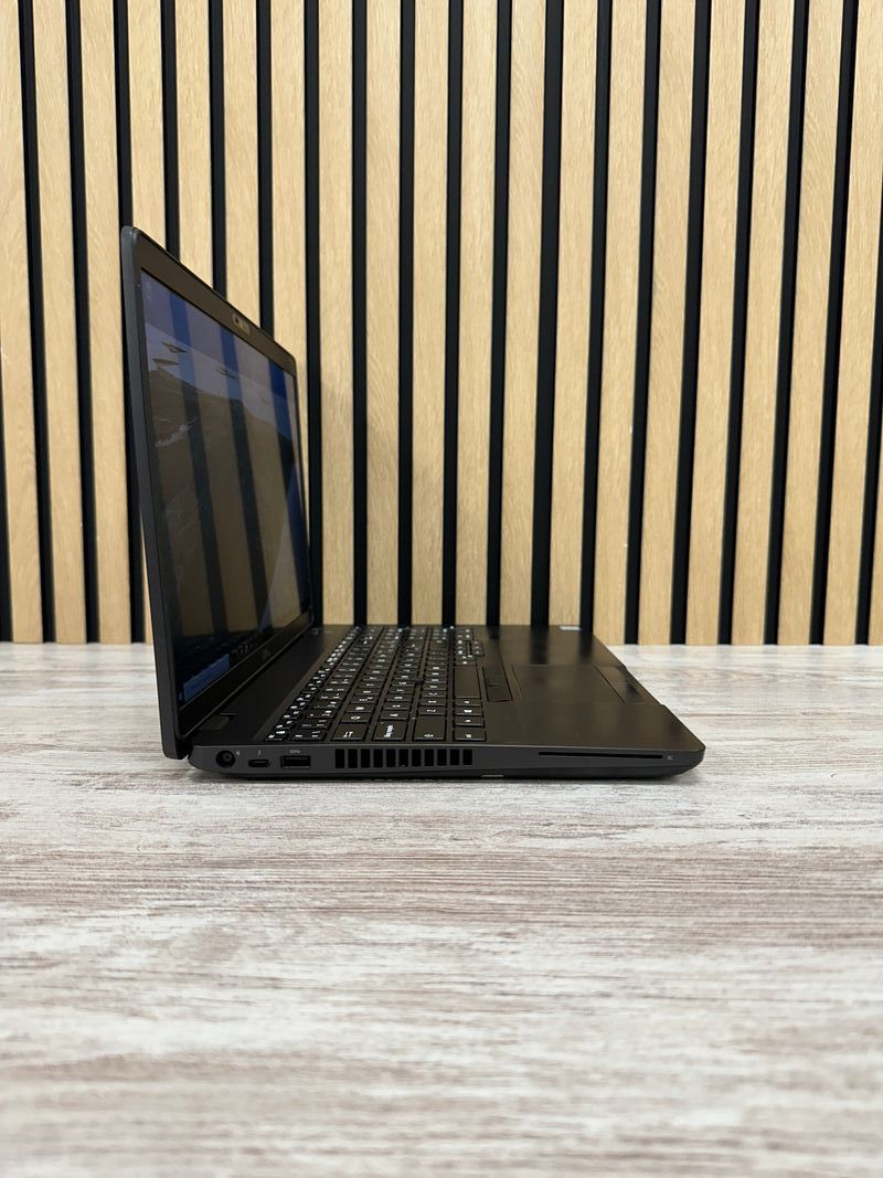 Dell Latitude 5501 i7 32gb 512gb SSD afbeelding 2