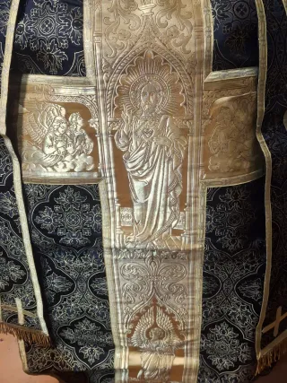 Conjunto textil arte sacro casulla antiguo