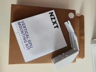 Soporte Vertical NZXT para Tarjeta Gráfica