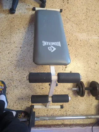 Banco de abdominales Boomerang