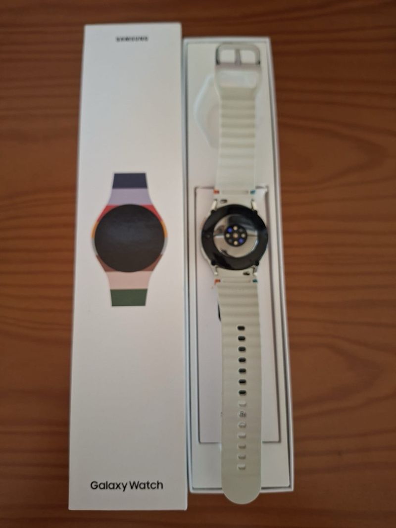 Samsung Galaxy Watch 7 40mm Beige/Plata afbeelding 2