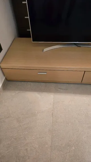 Mueble bajo roble blanco. 180cm