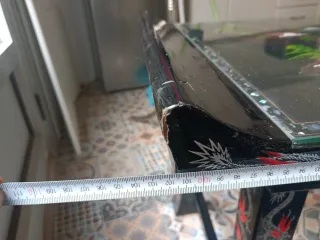 Mesa auxiliar estilo oriental negra