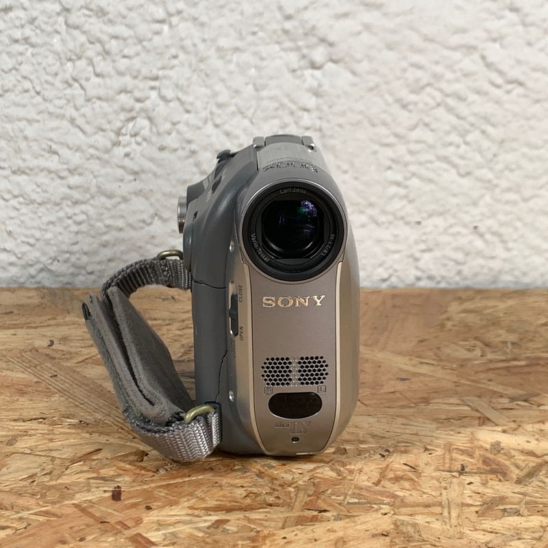 Videocámara Sony Handycam DCR-HC19E MiniDV afbeelding 5
