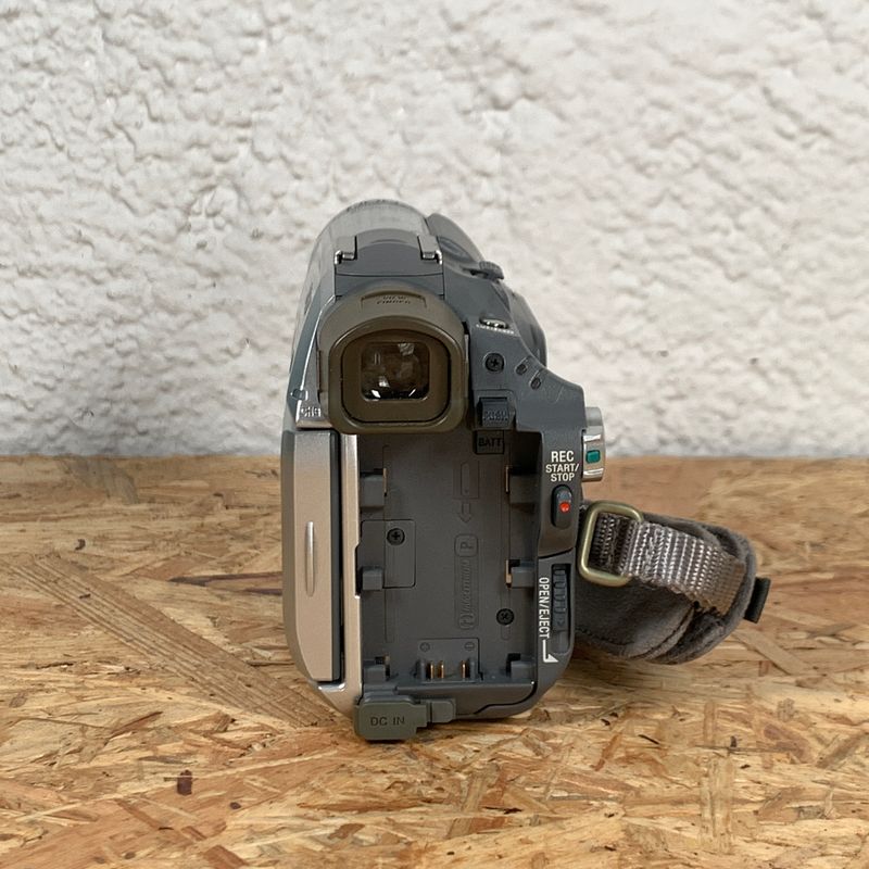 Videocámara Sony Handycam DCR-HC19E MiniDV afbeelding 2
