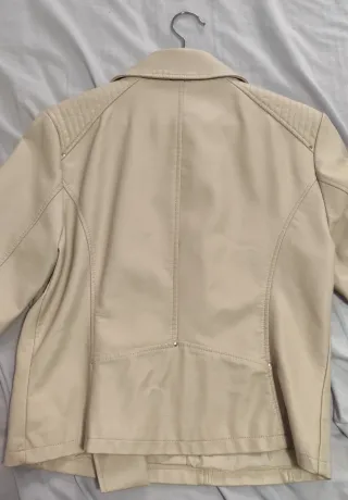 Chaqueta polipiel ONLY beige Talla S