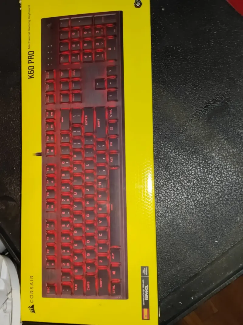 Teclado Mecánico Gaming Corsair K60 PRO