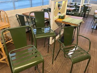 Sillas metalicas apilables terraza hosteleria
