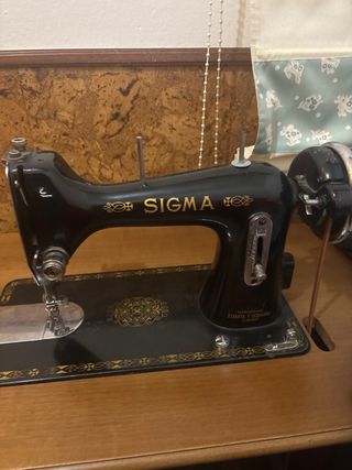 Máquina de coser Sigma - Funciona