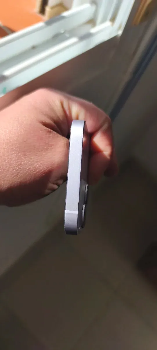iPhone 14 Morado VENDO PARA PIEZAS O ENTERO POR 60 afbeelding 5