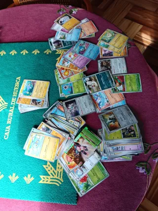 Lote de cartas Pokémon grande