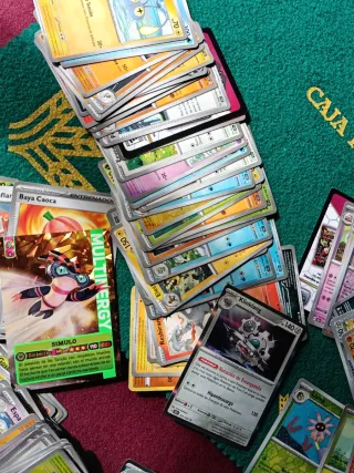 Lote de cartas Pokémon grande