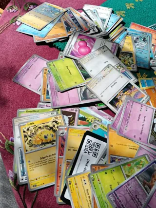 Lote de cartas Pokémon grande