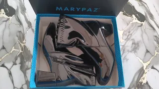 Botines charol negro talla 36