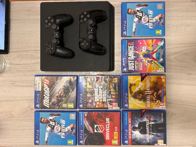 Consola PS4 + 6 Juegos