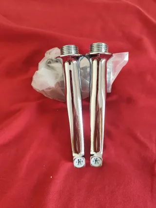 2 Grifos  Nuevos. Parece. Tendedero fontanería.