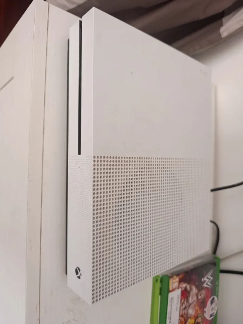 Xbox One S Blanca