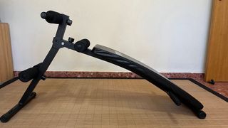 Banco de abdominales ajustable