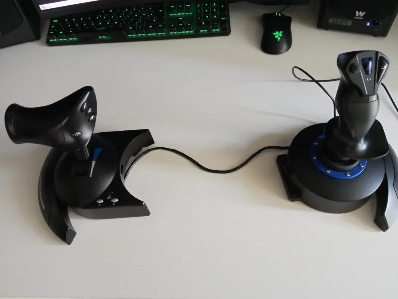 Thrustmaster HOTAS 4 PC/PS5/PS4 Simulador Vuelo afbeelding 2