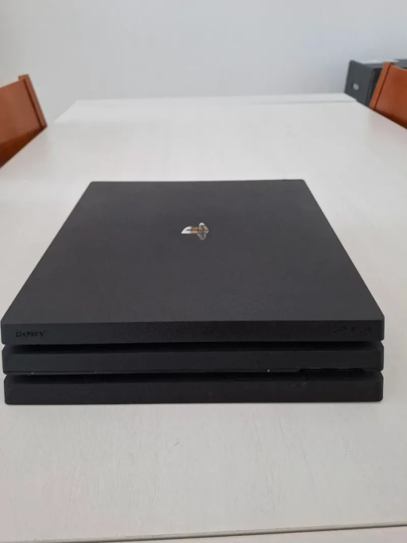PS4+Mando+Juegos (Precio negociable) afbeelding 2