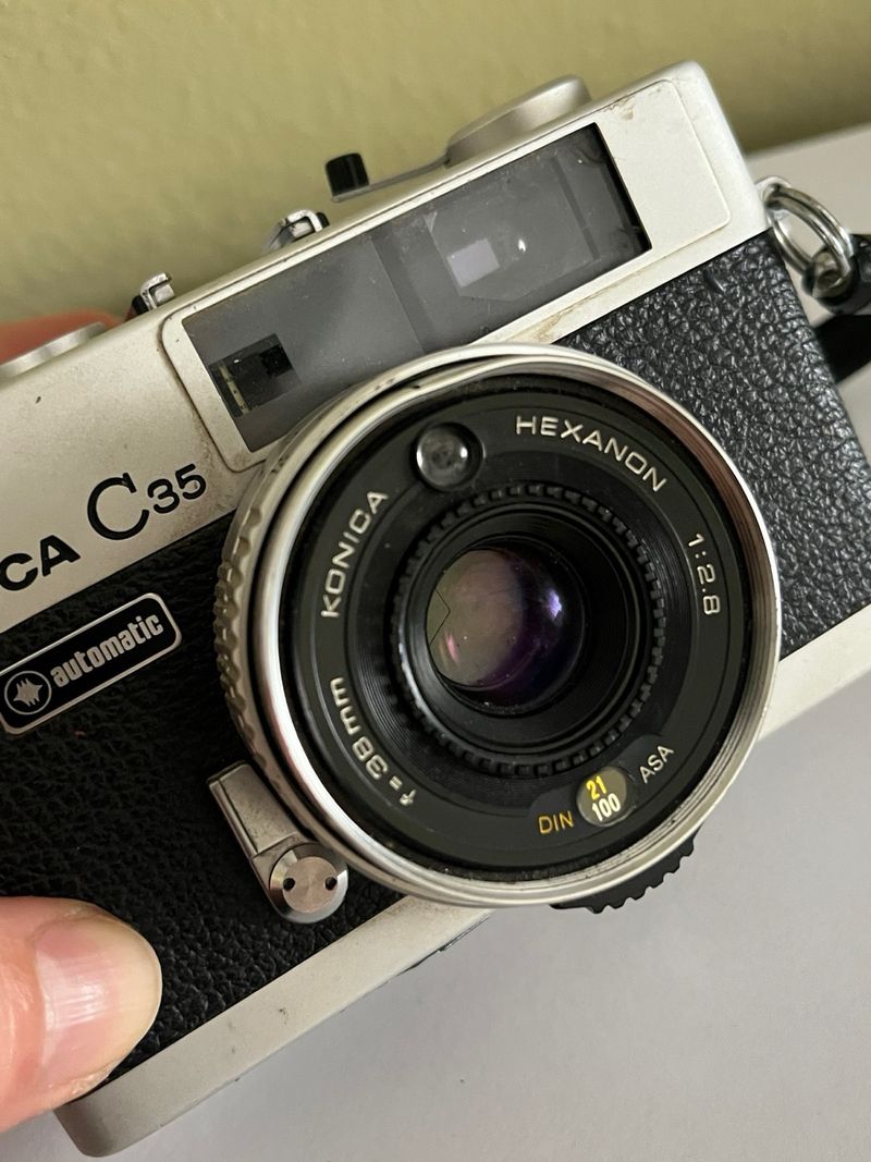 Konica C35 Cámara analógica afbeelding 6