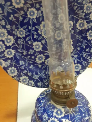 Lámpara de aceite o quinqué vintage azul