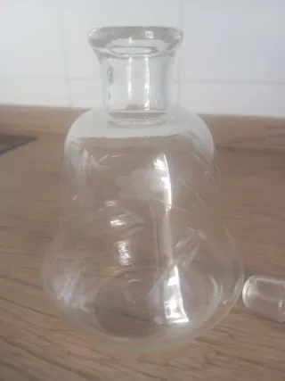 Decantador de cristal con grabado