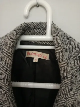 Abrigo corto espiga blanco y negro