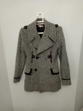 Abrigo corto espiga blanco y negro