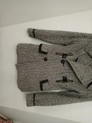 Abrigo corto espiga blanco y negro