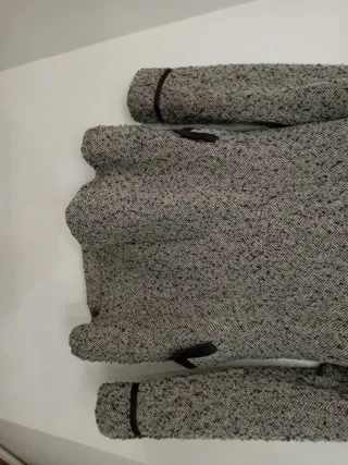 Abrigo corto espiga blanco y negro