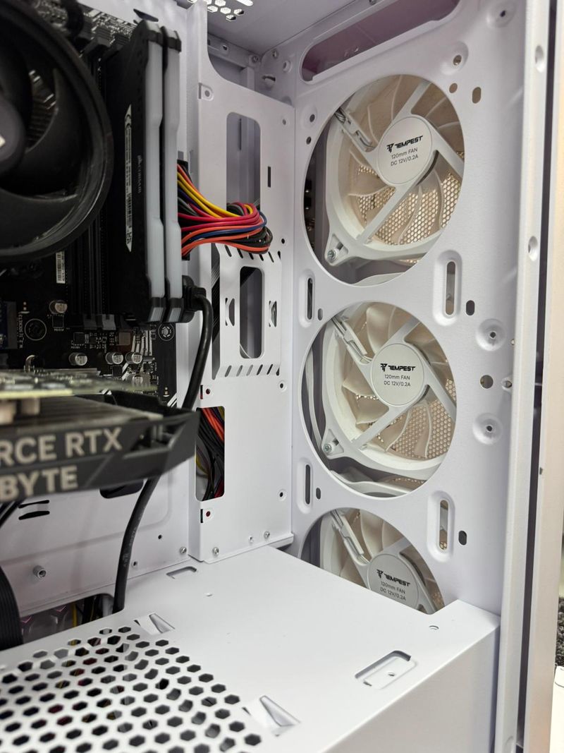 TORRE PC TEMPEST - RYZEN 5 / 32GB RAM / RTX 3050 afbeelding 4