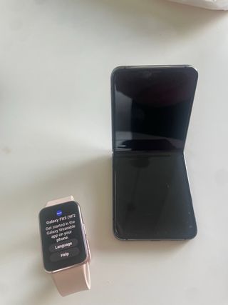 Teléfono Z Flip 5 y Reloj Fit 3 Rosa
