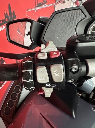 BMW R 1200 RT DEL AÑO 2014 !!! MUY EQUIPADA !!!