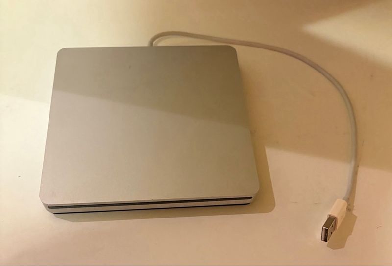 Lector CD externo Apple.