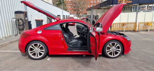 Despiece Audi TTS volante derecha UK 2010