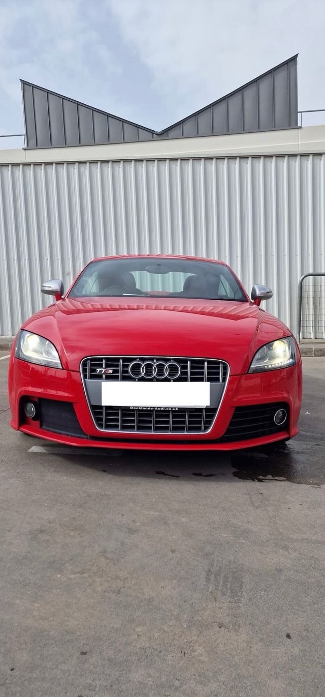 Despiece Audi TTS volante derecha UK 2010