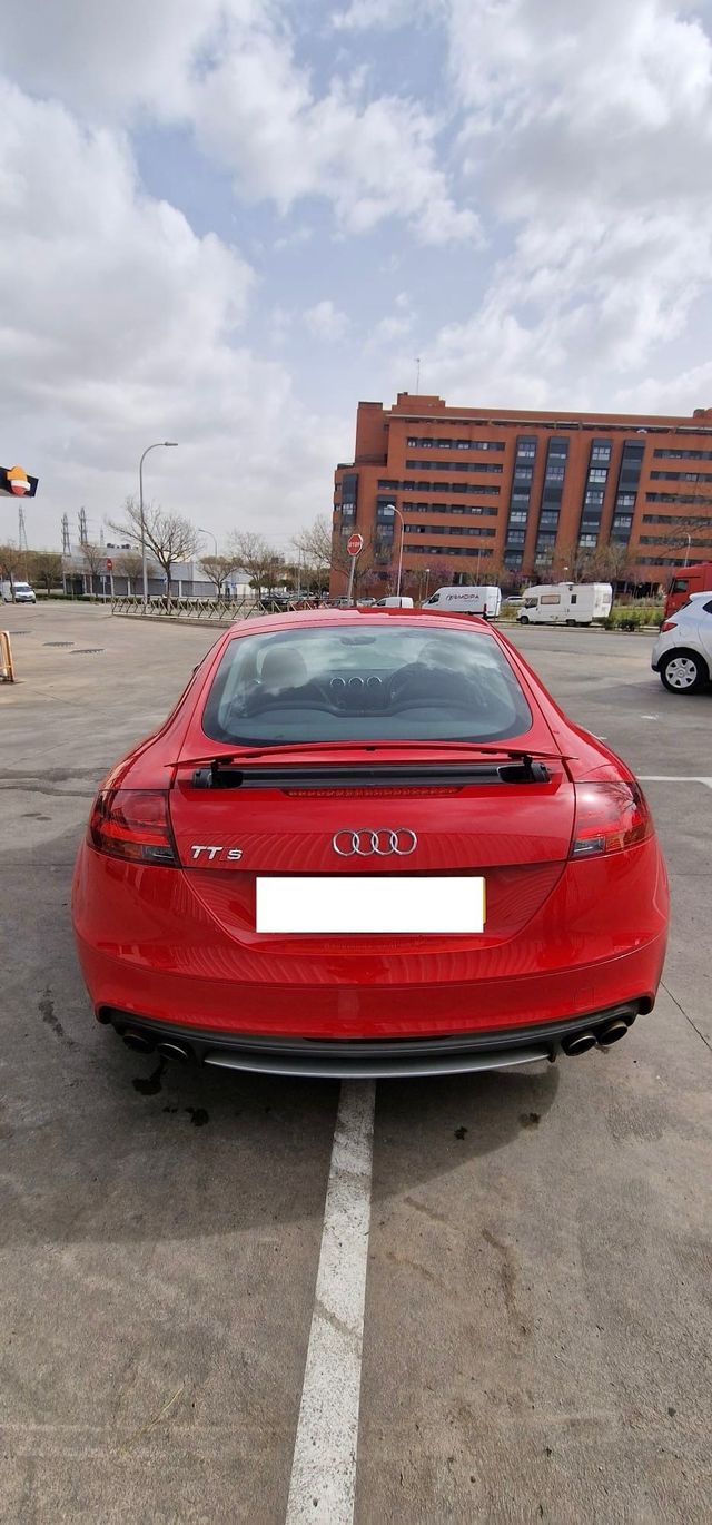 Despiece Audi TTS volante derecha UK 2010