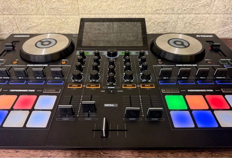 Controlador DJ Reloop Touch con pantalla táctil afbeelding 3