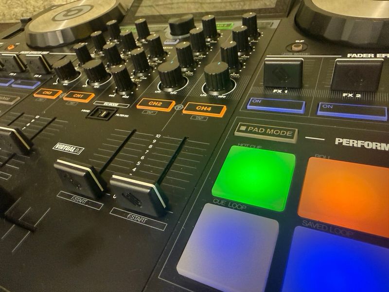 Controlador DJ Reloop Touch con pantalla táctil afbeelding 7