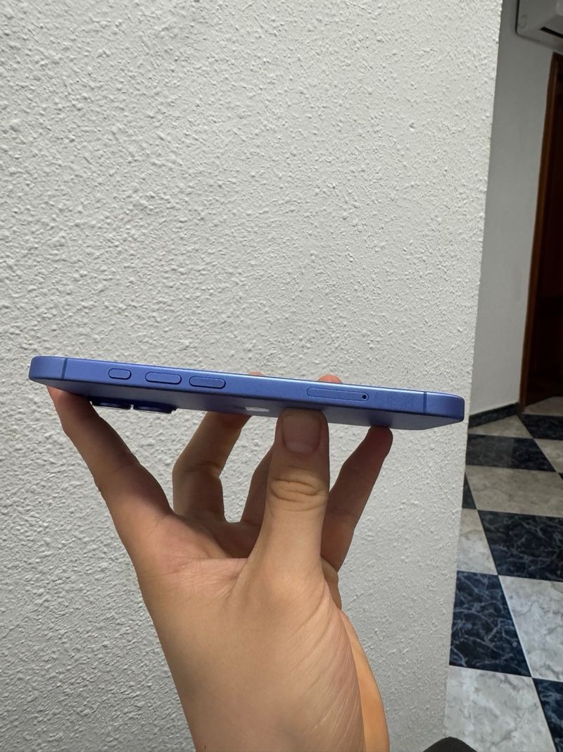 iPhone 16 128GB Azul - Batería 97% afbeelding 3