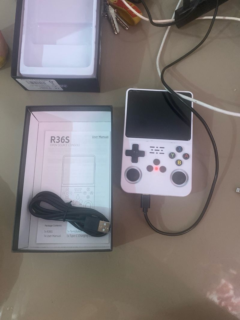 Consola R36S afbeelding 2