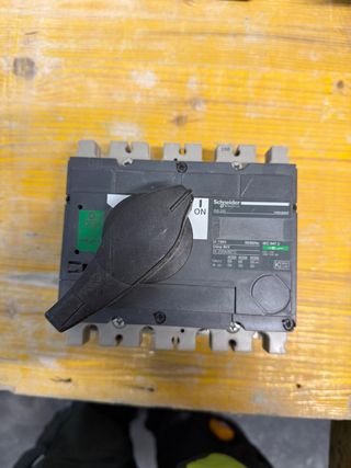 Interruptor Schneider INS 250